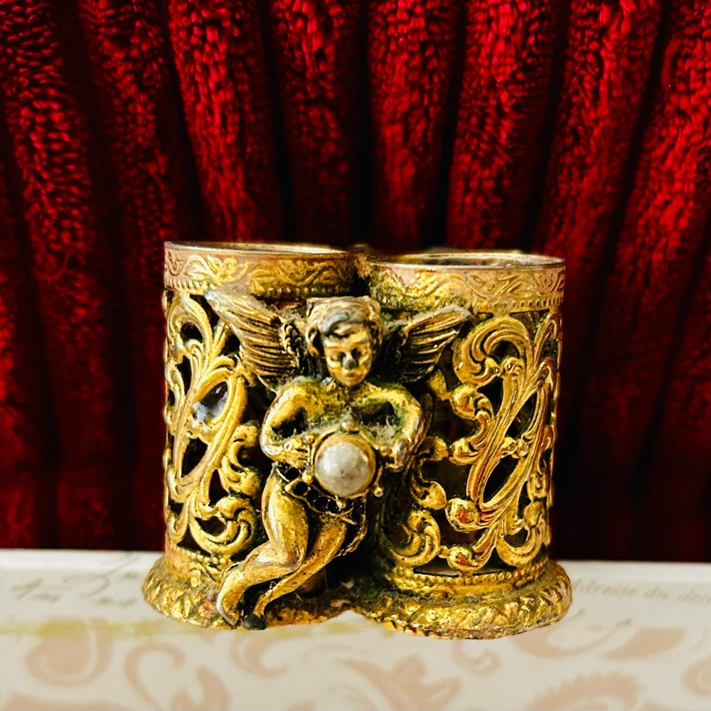 Vintage Stylebuilt Lipstick Holder 3 Slot Ornate Standing Cupid Vanity Boudoir